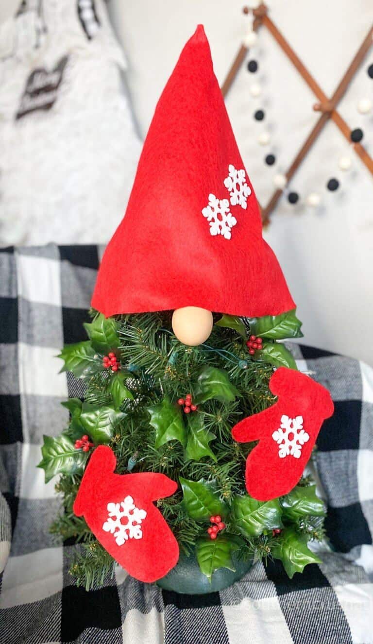 Gnome DIY Christmas Tree + FREE Pattern (DIY Home Decorating)