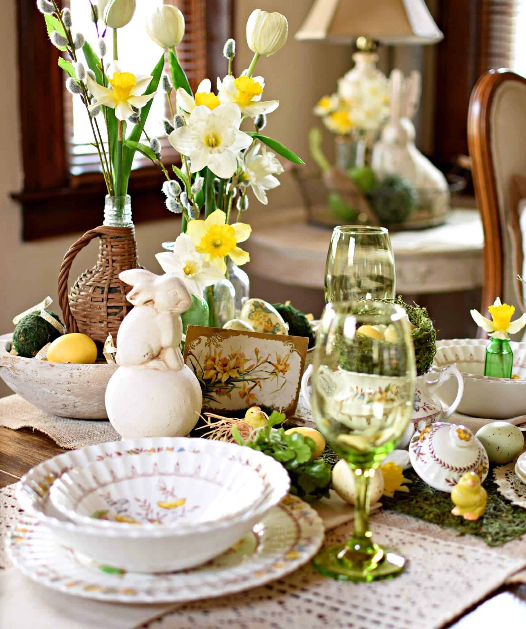 23 Beautiful Easter DIY Tablescape Decorating Ideas