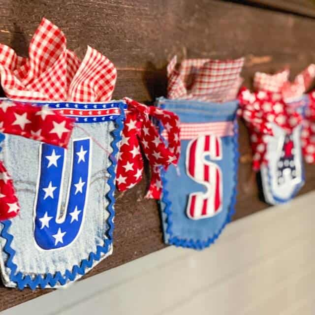 Make An Adorable DIY Jean Pocket Patriotic Banner