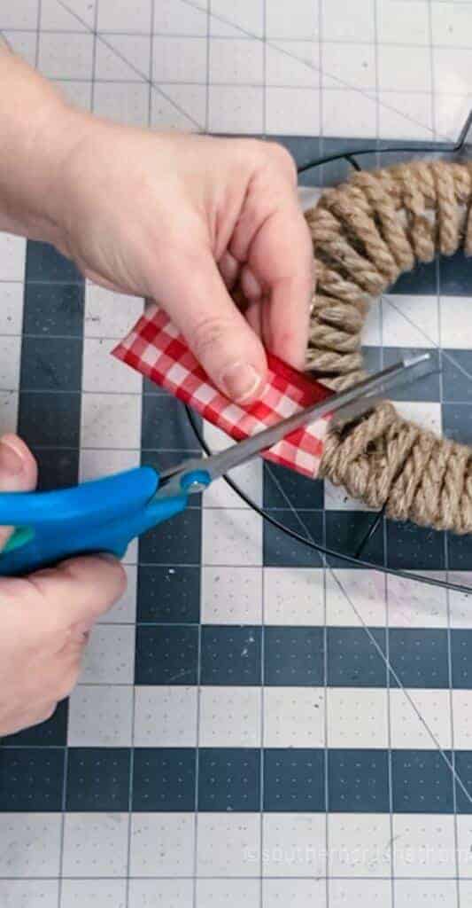 How to Make a Valentine's Heart Wreath (using Nautical Rope