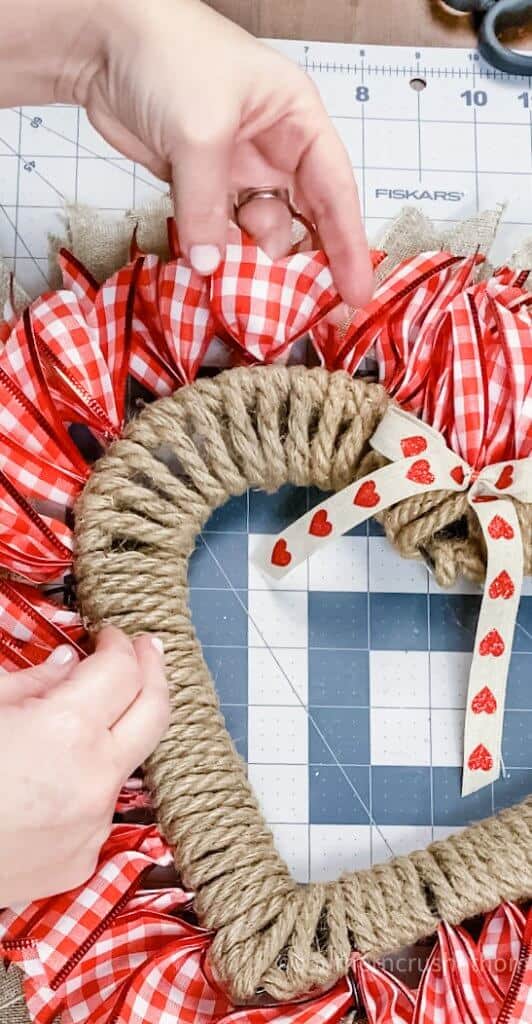 How to Make a Valentine's Heart Wreath (using Nautical Rope) - Southern  Crush at Home