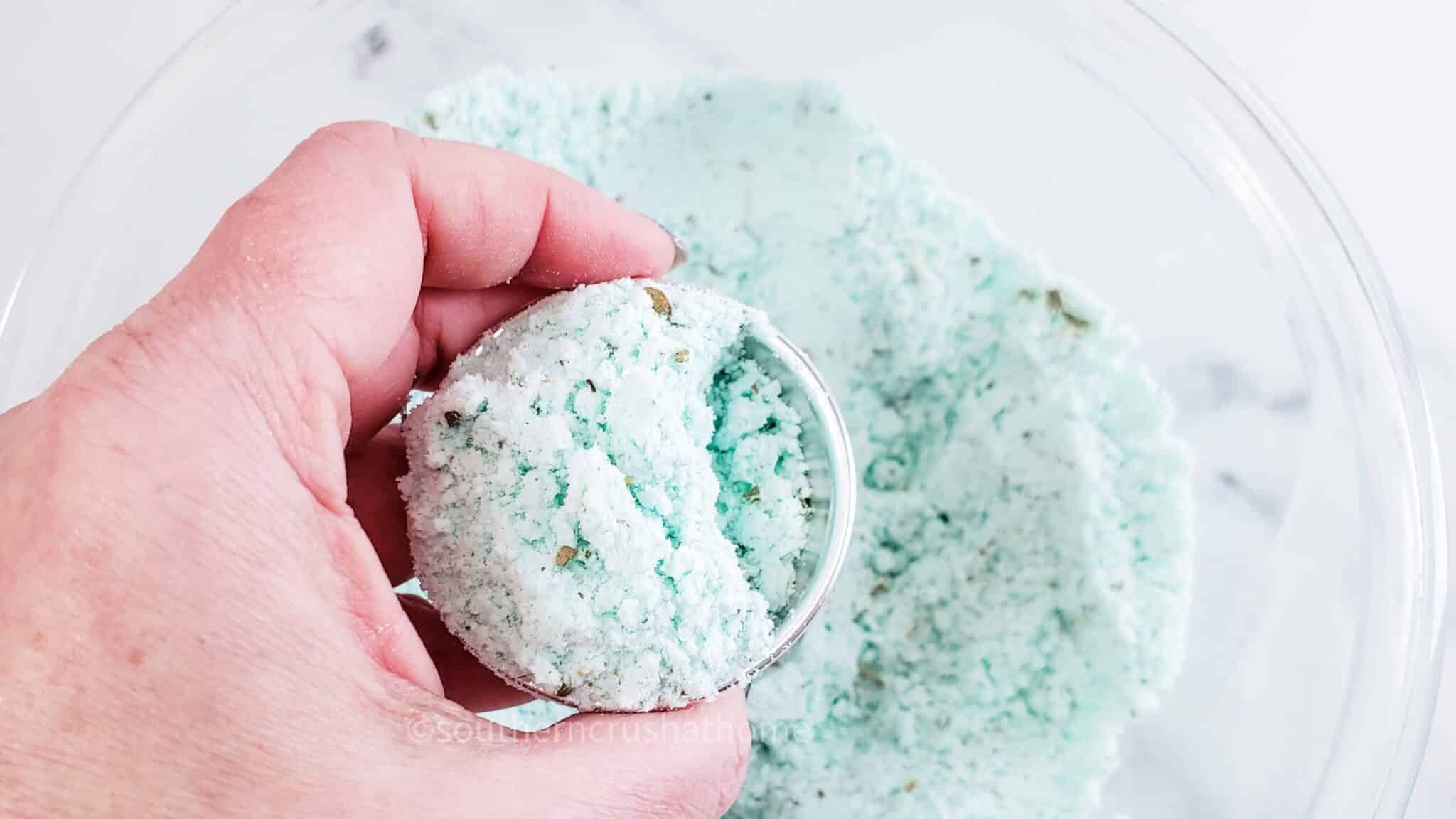 DIY Bath Bombs - Homemade Easy Step-by-Step Tutorial - Southern Crush ...