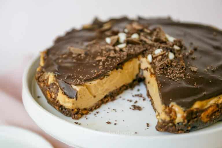 Easy No-Bake Cheesecake Recipe (with chocolate ganache topping ...