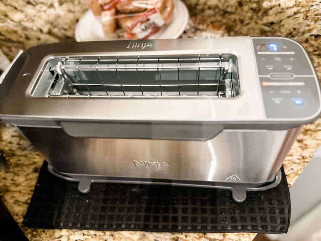 Did Ninja Cheap Out?  Ninja 2-in-1 Flip Toaster Review 