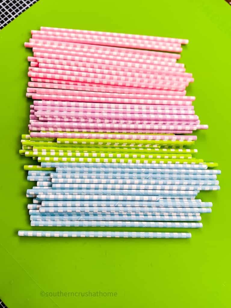 How to Make A Fun Spring Wreath Using Paper Straws