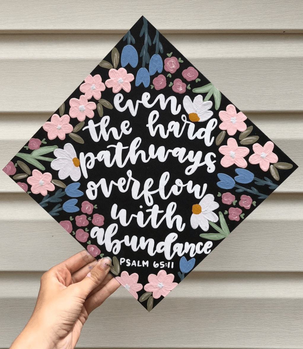 21 Easy and Fun Graduation Cap Ideas to Stand Out in 2024