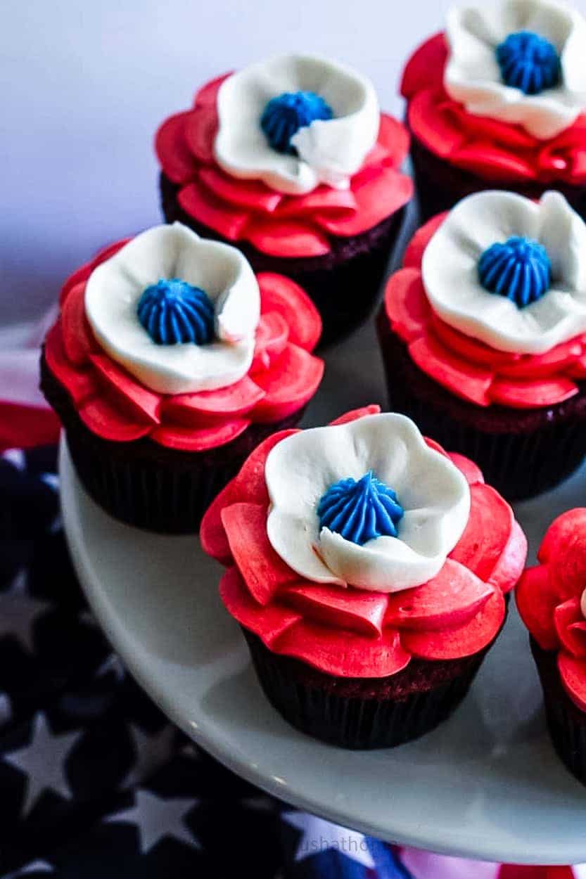 red white and blue flower cupcakes