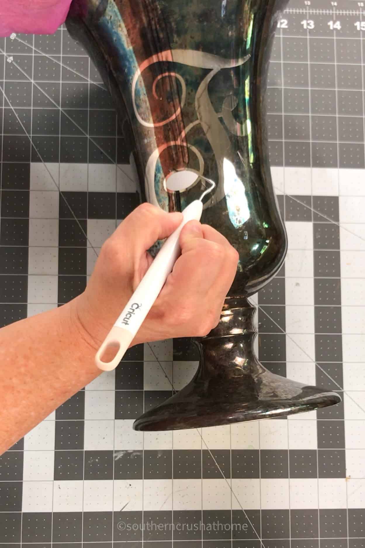 removing stencil from vase