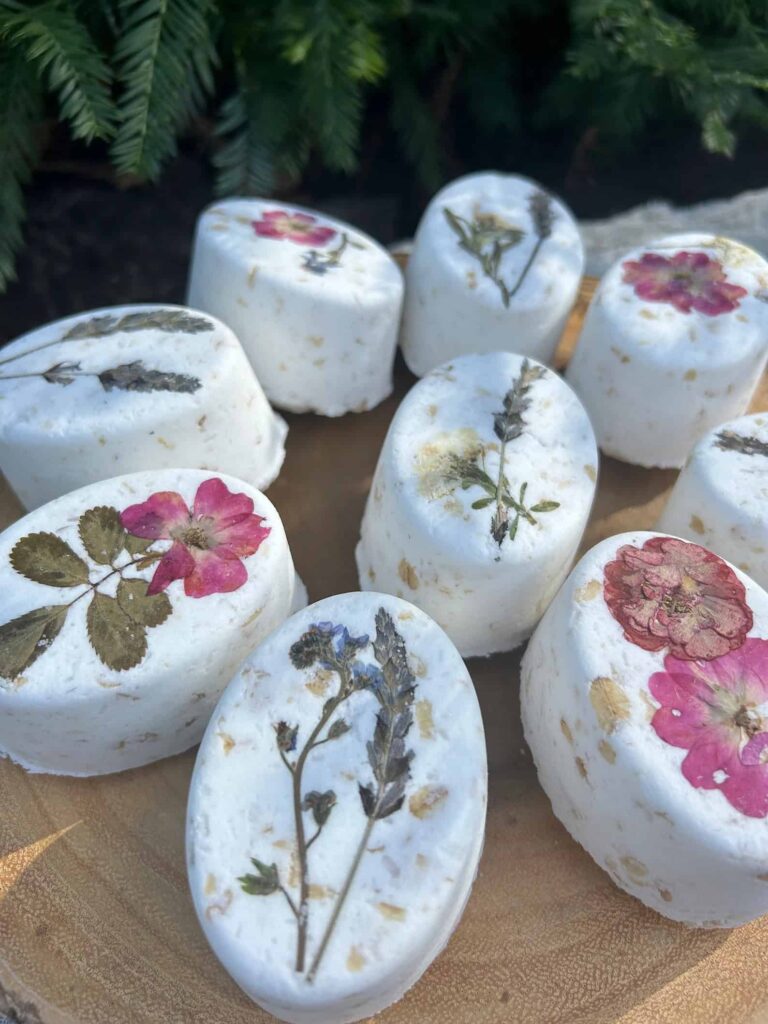 diy bathbombs with dried wildflowers