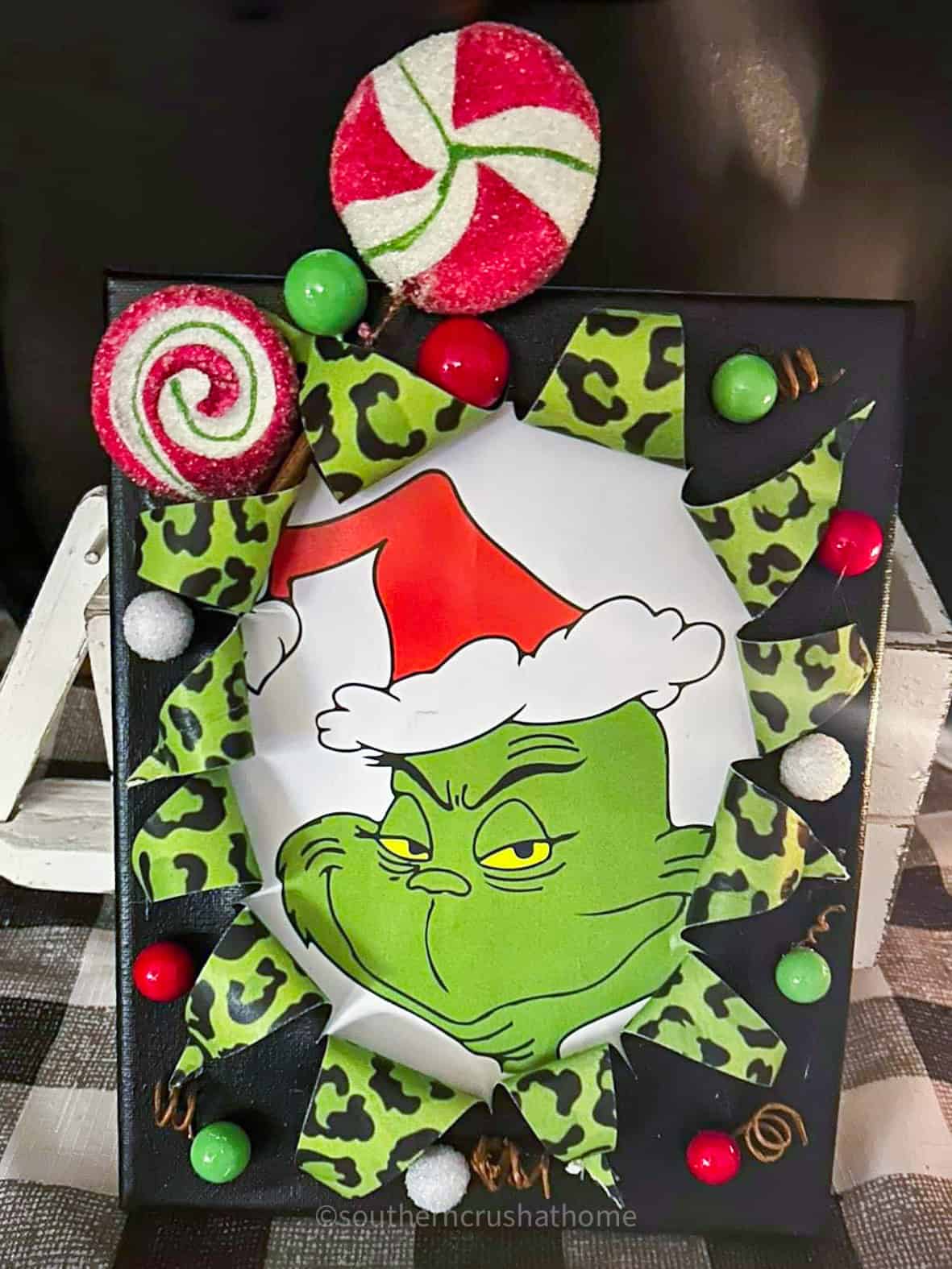 grinch busted canvas