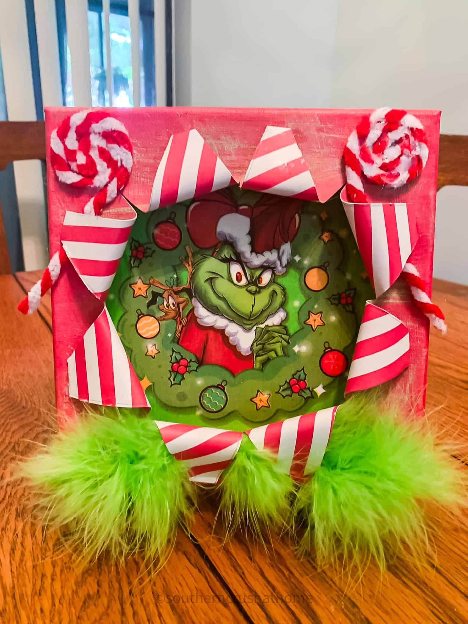 Grinch busted canvas