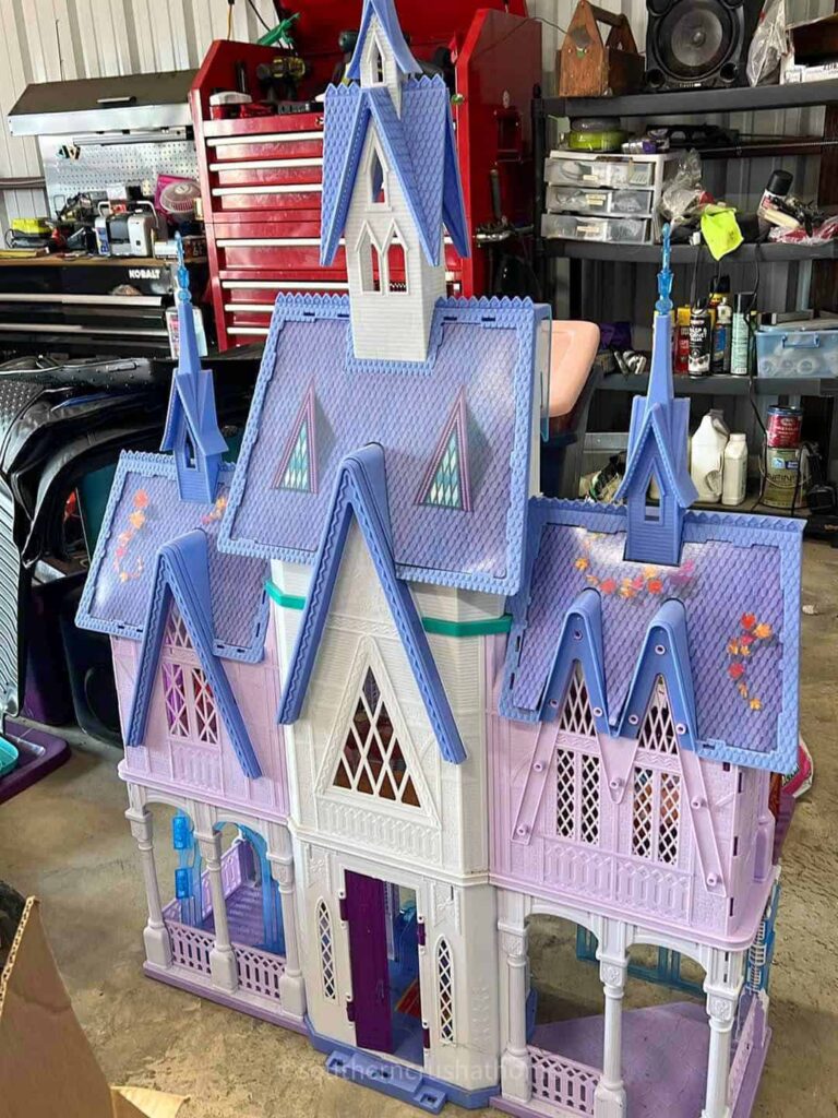 Elsa doll house online