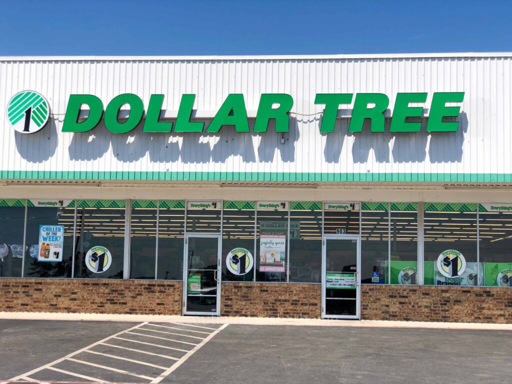 dollar tree entrance